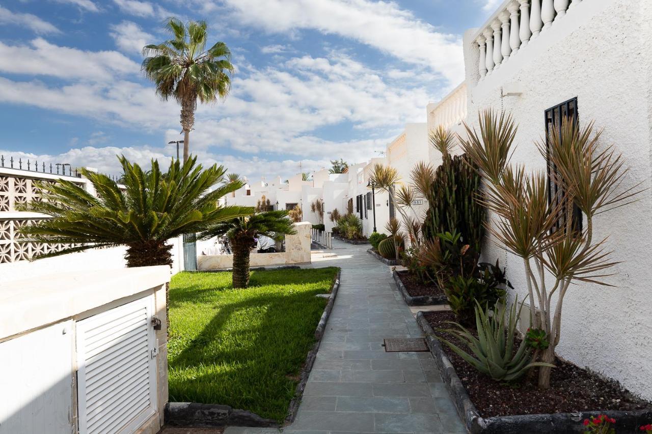 Detached 3-Story Home, Seafront And Central Playa de las Americas (Tenerife) Bagian luar foto