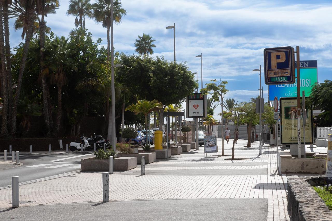 Detached 3-Story Home, Seafront And Central Playa de las Americas (Tenerife) Bagian luar foto