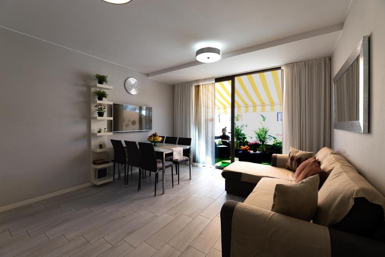 Detached 3-Story Home, Seafront And Central Playa de las Americas (Tenerife) Bagian luar foto