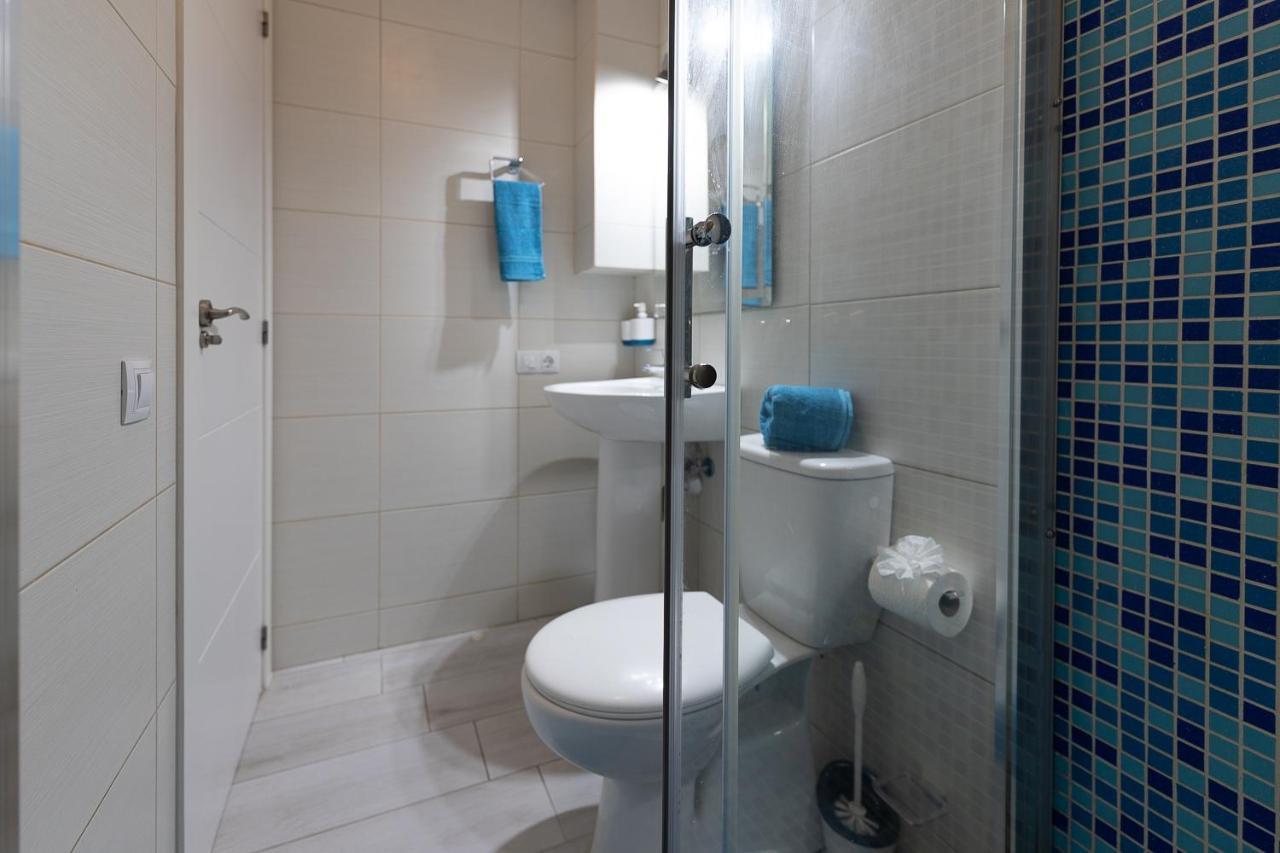 Detached 3-Story Home, Seafront And Central Playa de las Americas (Tenerife) Bagian luar foto