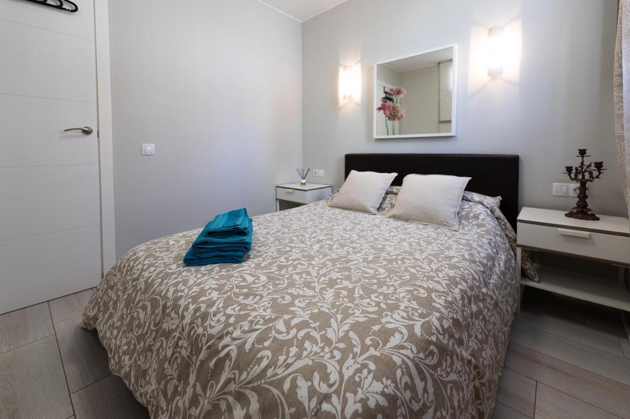 Detached 3-Story Home, Seafront And Central Playa de las Americas (Tenerife) Bagian luar foto