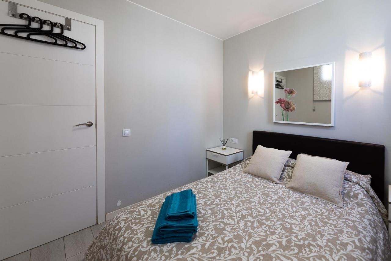Detached 3-Story Home, Seafront And Central Playa de las Americas (Tenerife) Bagian luar foto