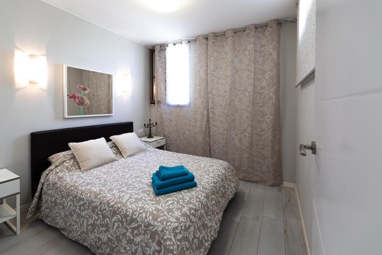 Detached 3-Story Home, Seafront And Central Playa de las Americas (Tenerife) Bagian luar foto